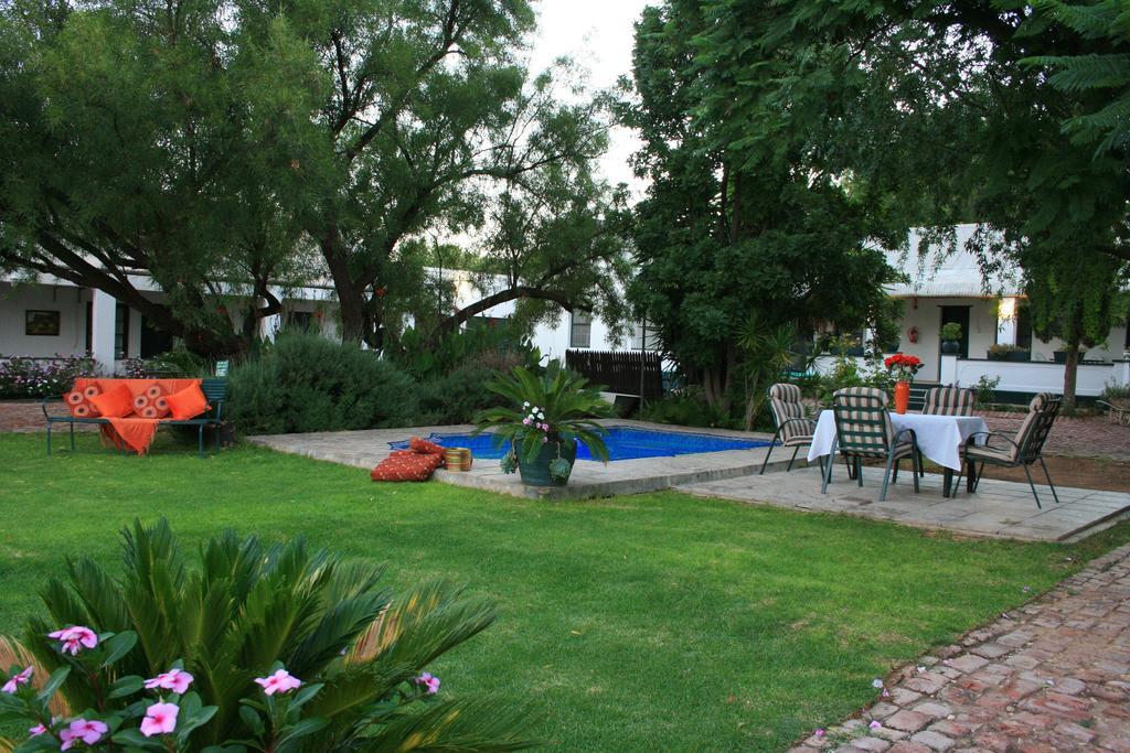 Steytlerville Royal Hotel Exterior photo